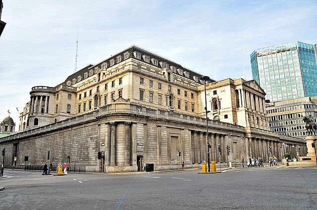 Gebäudeansicht der Bank of England in London als Symbolbild für Zentralbanken und Finanzmärkte