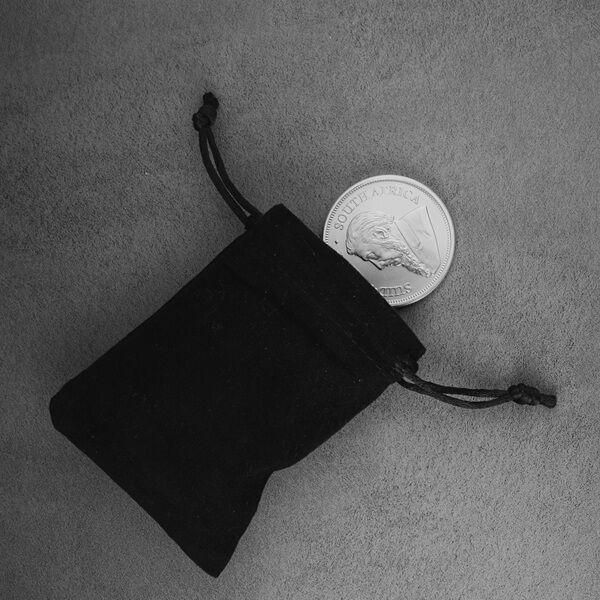 Säckchen schwarz mit Silbermünze Geschenk Moroder Scheideanstalt