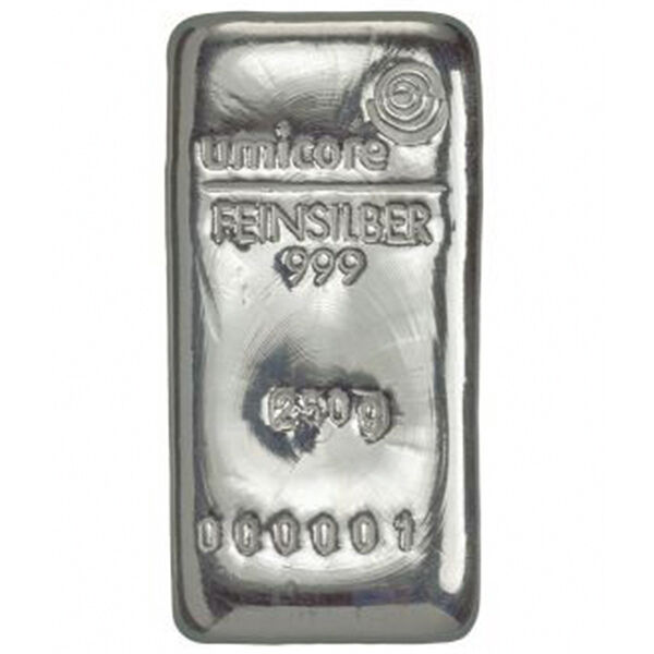 Gegossener 250 g Umicore Silberbarren mit Herstellerlogo, Feingewicht und Feinheitsangabe