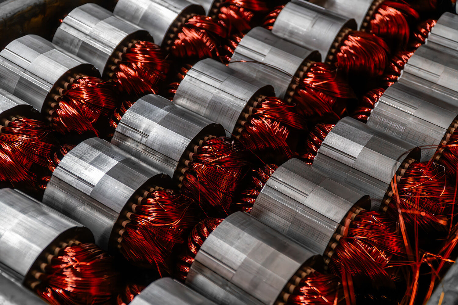 Elektromotorstatoren mit sichtbarem Kupferdraht als Beispiel für kupferhaltiges Material